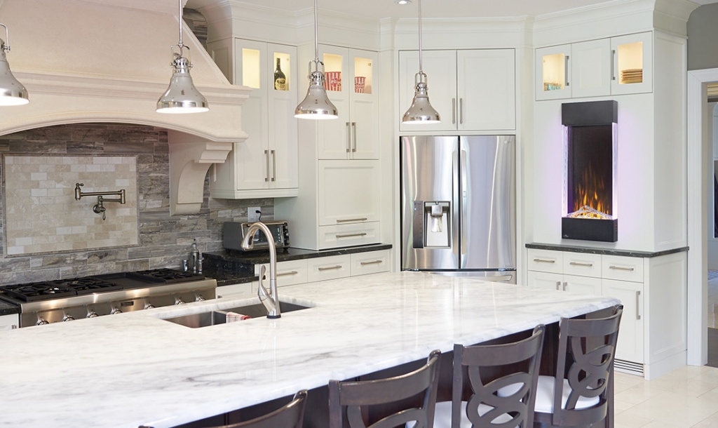 Allure-Vertical.jpg Allure-Vertical.jpg